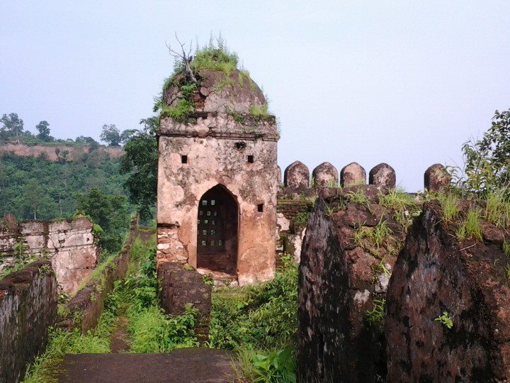 File:Palamau Fort.jpg